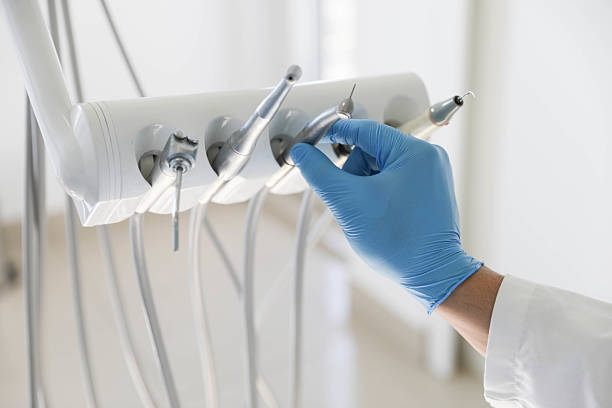 Professional Emergency Dentist technician working in Lansdowne, VA